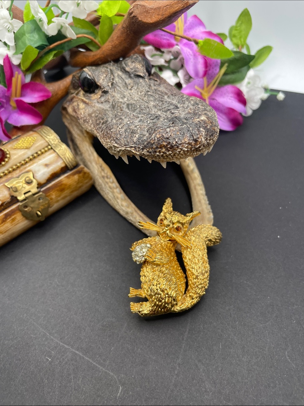 Arthur Pepper squirrel brooch vintage